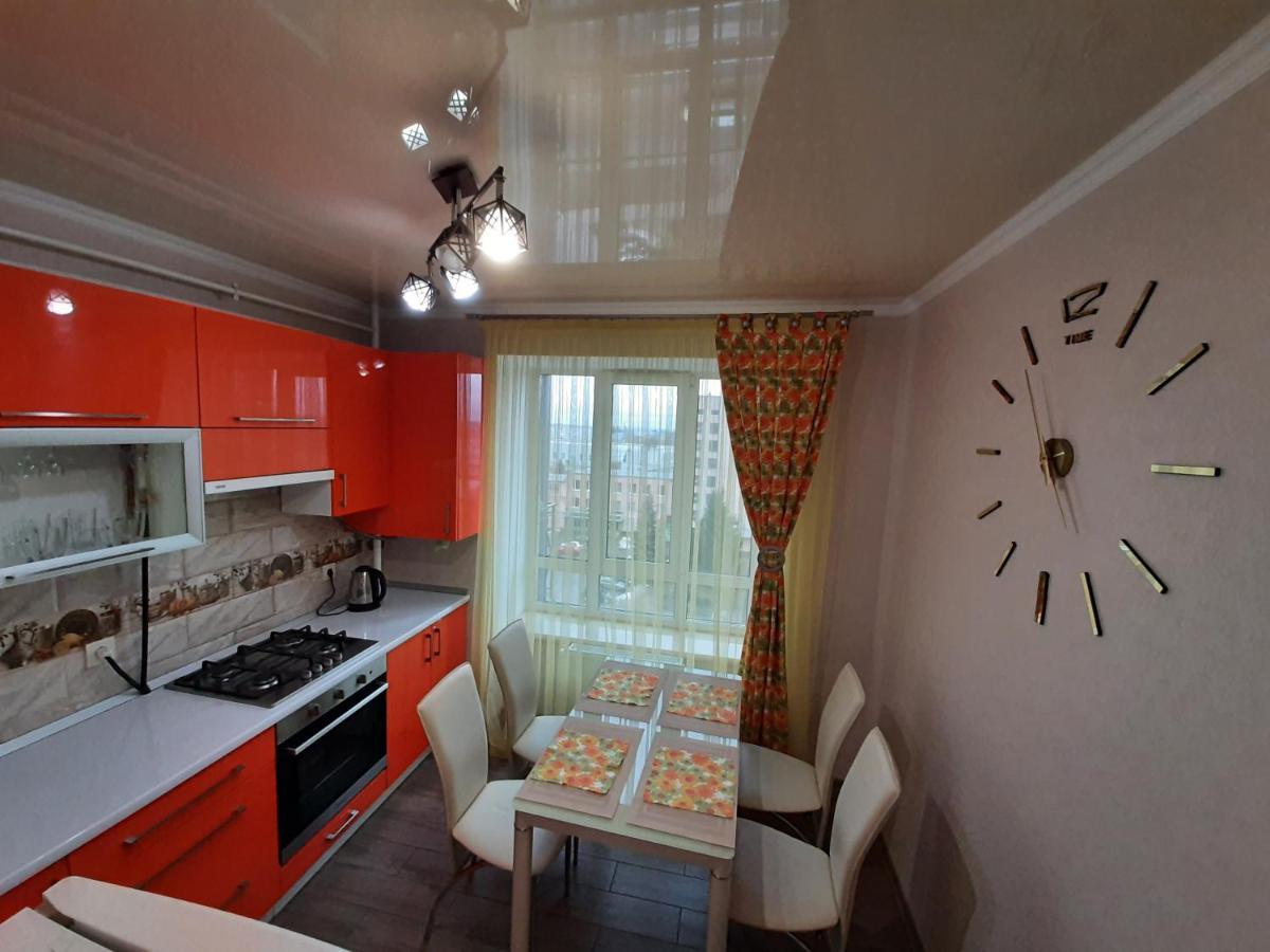 Vip Apartments Loetsk Buitenkant foto