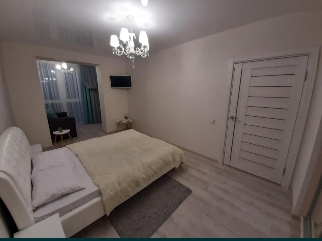 Vip Apartments Loetsk Buitenkant foto